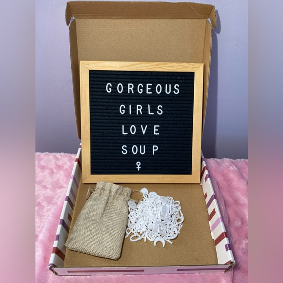 XO, Sienna Felt Message Board - Picture 5 of 8